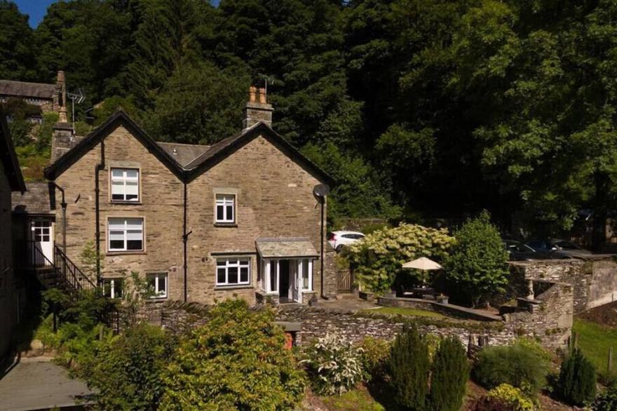 THYME OUT, romantic, with a garden in Troutbeck