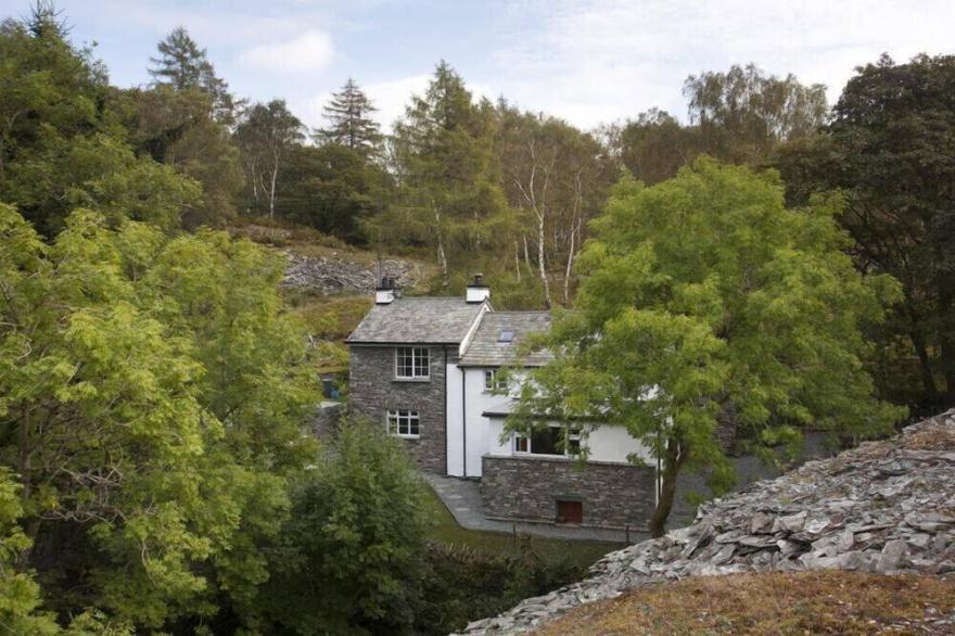 WYTHEBANK, pet friendly, with open fire in Ambleside
