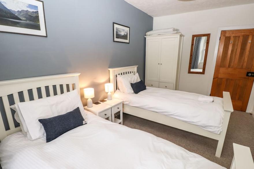 WESTWOOD, family friendly, with a garden in Troutbeck
