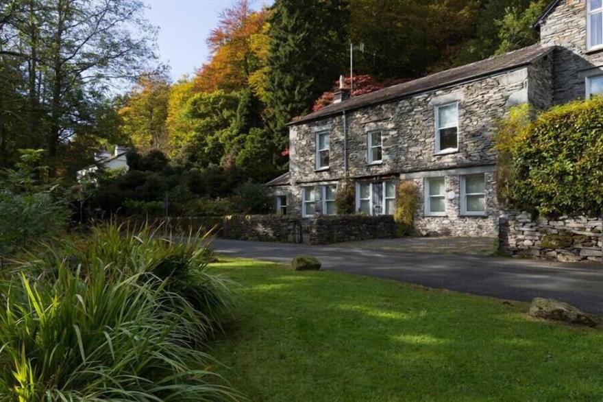 THE MEWS, pet friendly, with open fire in Ambleside
