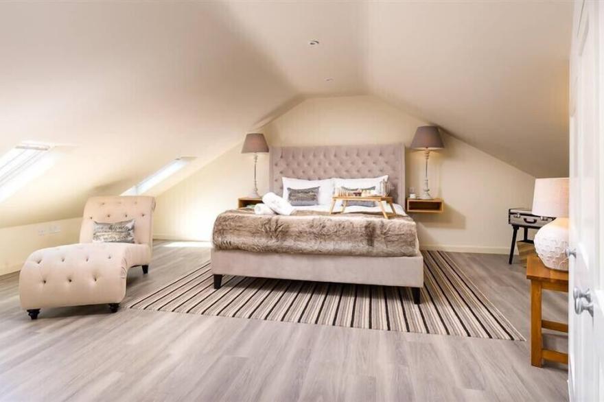 OLD WOOL LOFT, pet friendly, with open fire in Ambleside