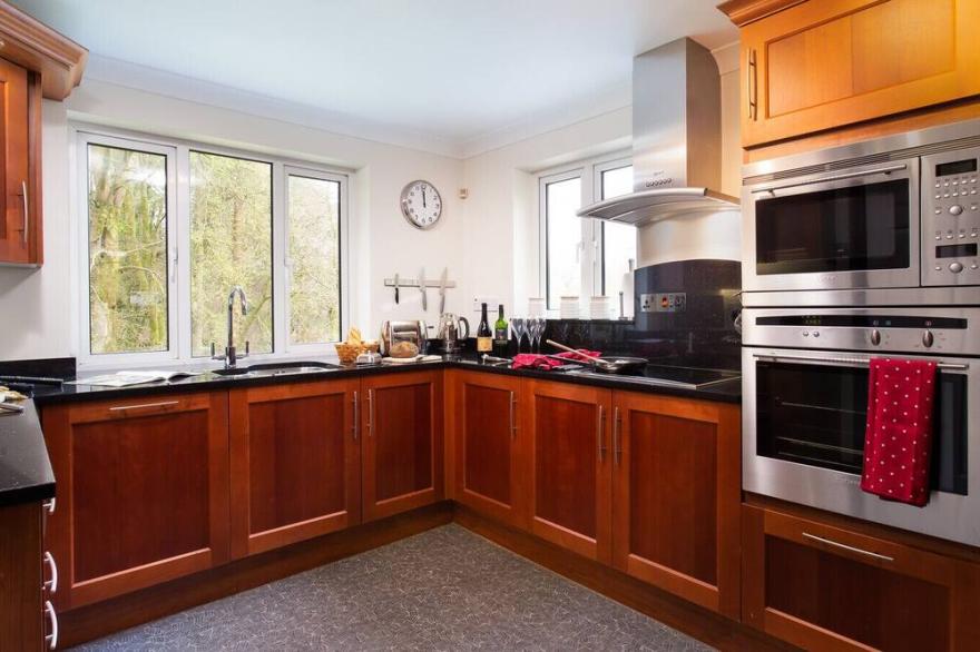BEECH VIEW, family friendly, with a garden in Ambleside