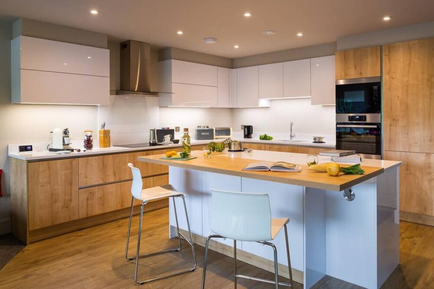 TAKE FIVE, pet friendly, with a garden in Ambleside