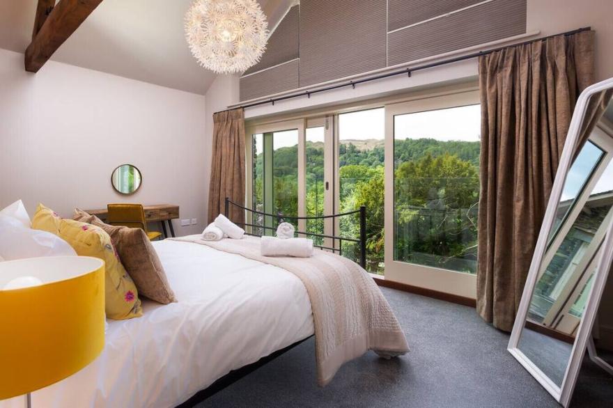 TAKE FIVE, pet friendly, with a garden in Ambleside