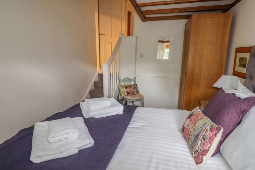 GLEN VIEW COTTAGE, family friendly, with a garden in Grasmere