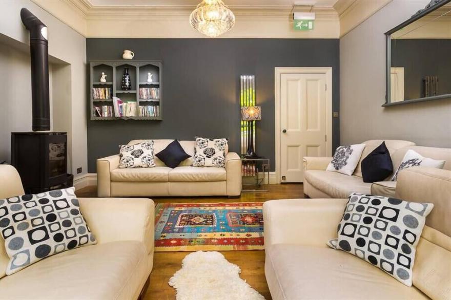 THE BOUNDARY, pet friendly, with open fire in Windermere