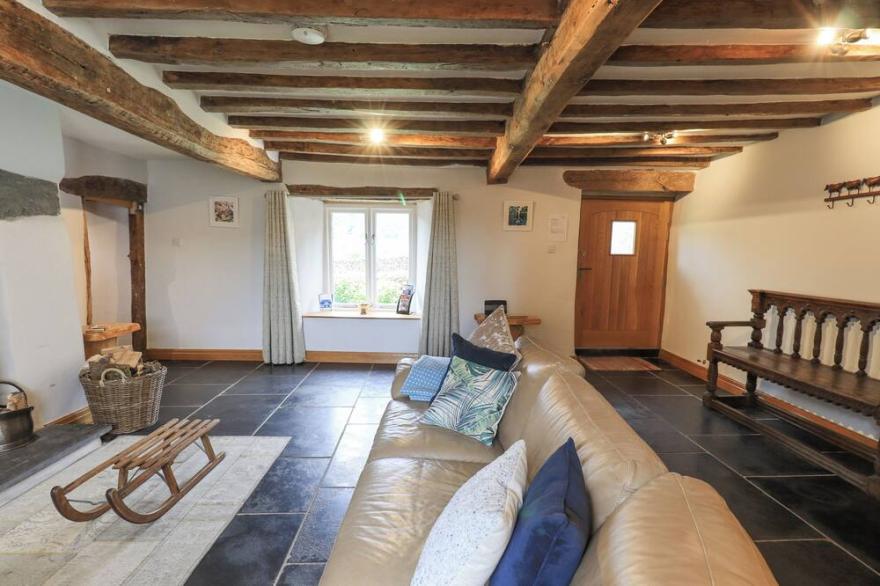 SATTERTHWAITE FARMHOUSE - SLEEP 8, pet friendly in Satterthwaite
