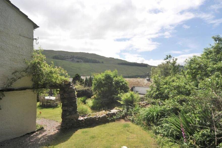 GARA GARTHE, pet friendly, with open fire in Troutbeck