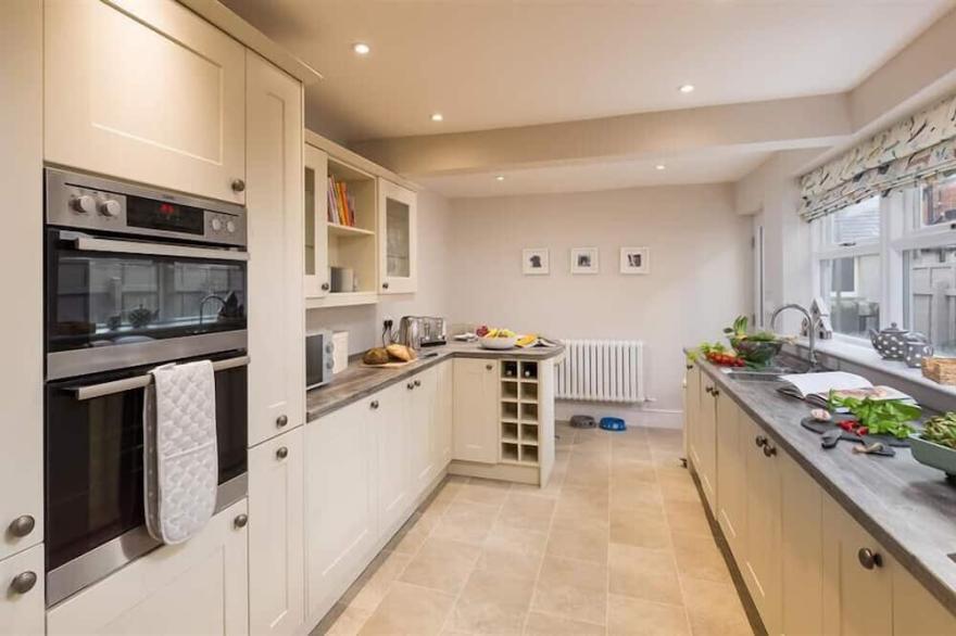 THIRTY BLENCATHRA STREET, pet friendly, with open fire in Keswick