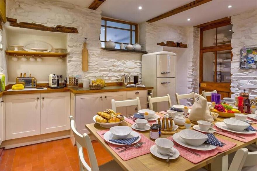 STEPPING STONES HOUSE, pet friendly, with a garden in Ambleside