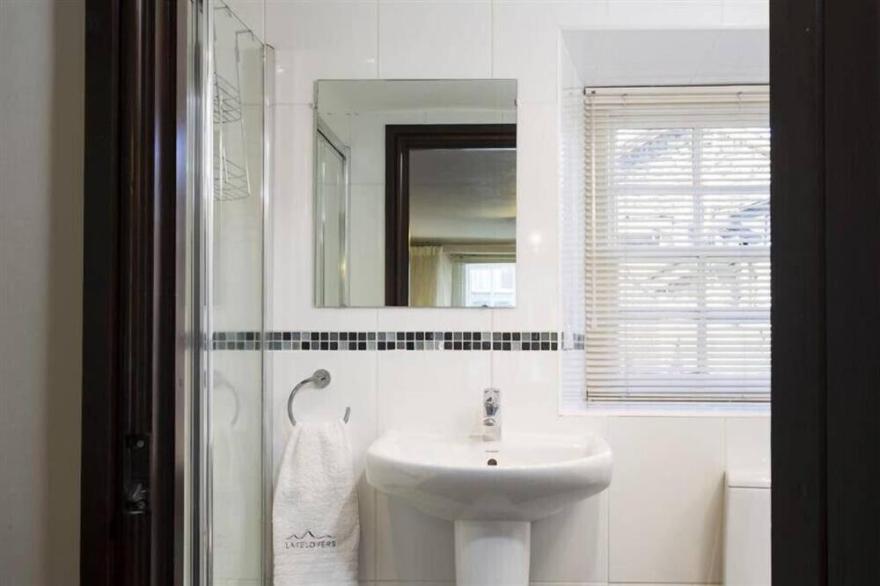 BIRCHCROFT, pet friendly, character holiday cottage in Ambleside