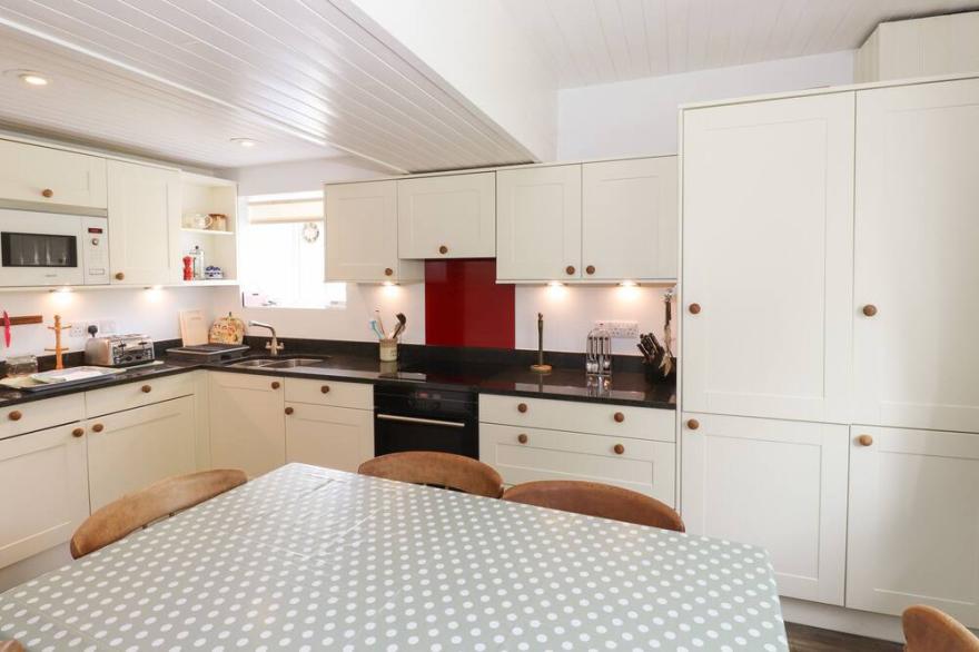 ECCLERIGG OLD FARM, pet friendly, with open fire in Ambleside