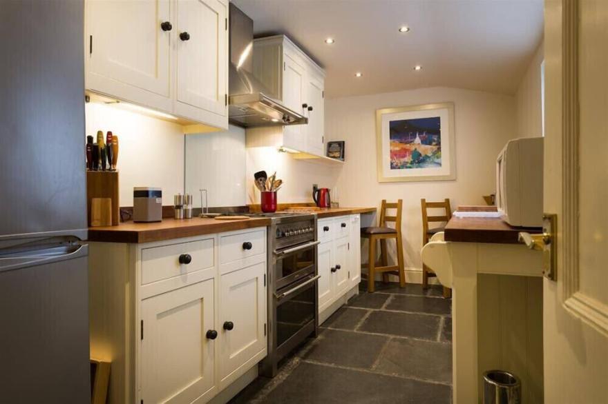 ORREST RANGE, family friendly, with open fire in Windermere