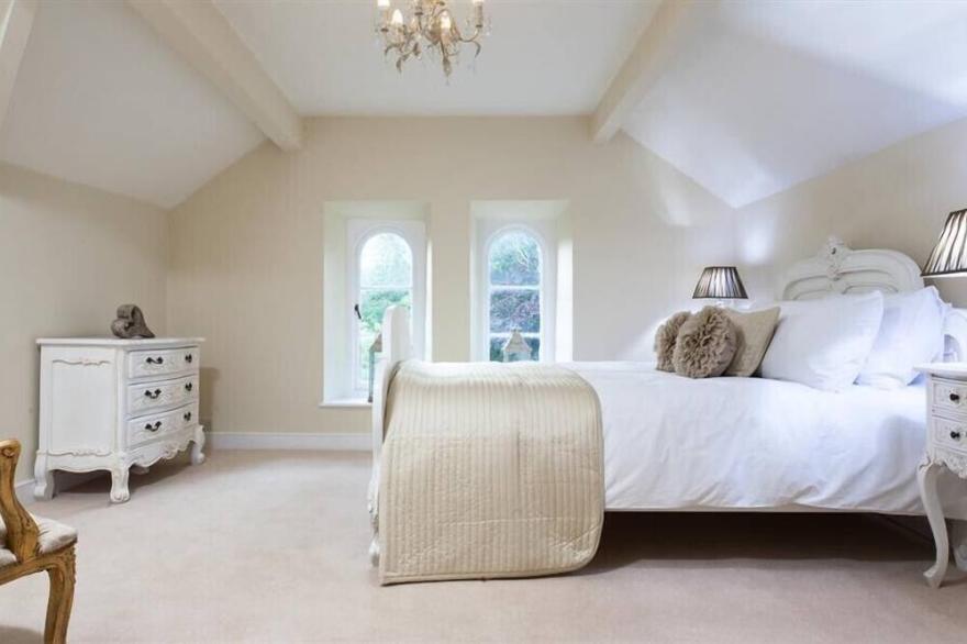 DOMVS, family friendly, character holiday cottage in Windermere
