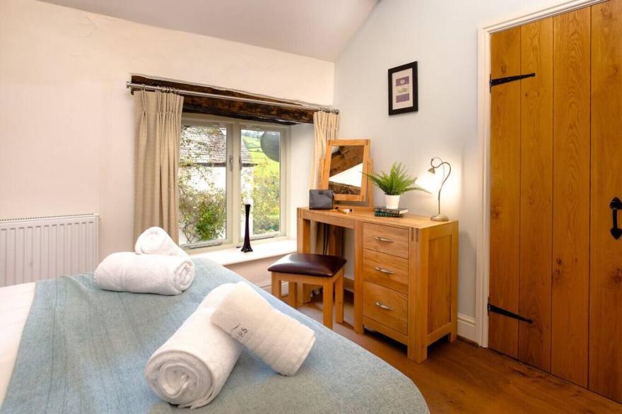 CHURCH VIEW AT TROUTBECK, family friendly in Windermere