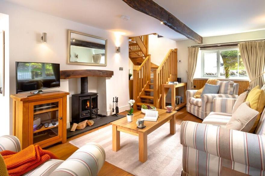 CHURCH VIEW AT TROUTBECK, family friendly in Windermere