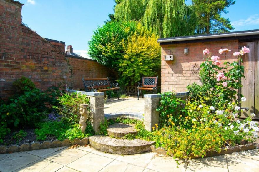 Laburnum House - Four Bedroom House, Sleeps 6