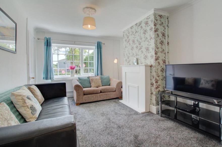Laburnum House - Four Bedroom House, Sleeps 6