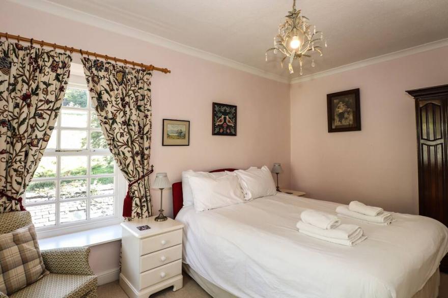 JESSICAS COTTAGE, pet friendly in Bowness-On-Windermere