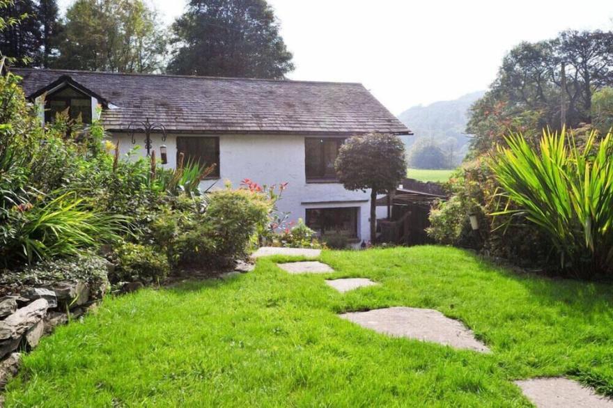 OLD COACH HOUSE, family friendly, with a garden in Ambleside