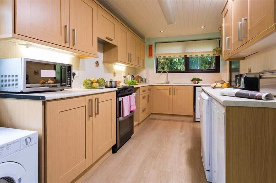 FAIRHAVEN, family friendly, with a garden in Bowness-On-Windermere