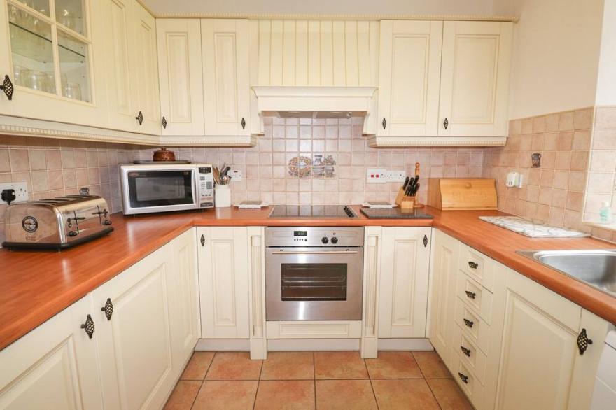 MILLERBECK, family friendly, with open fire in Ambleside