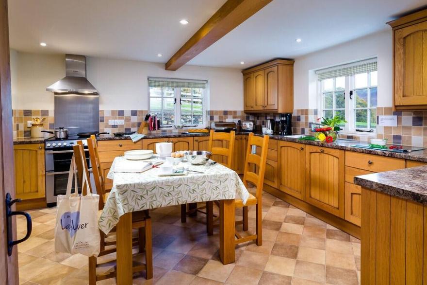 HORROCKWOOD FARM, pet friendly, with open fire in Watermillock