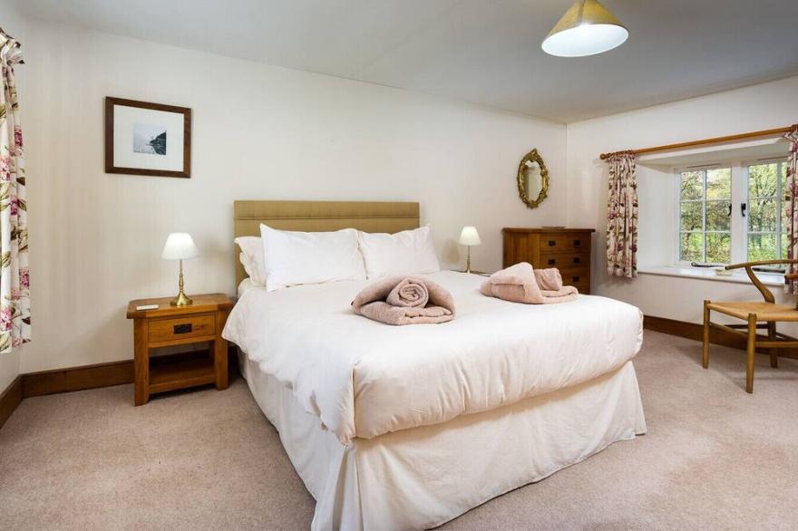 HORROCKWOOD FARM, pet friendly, with open fire in Watermillock