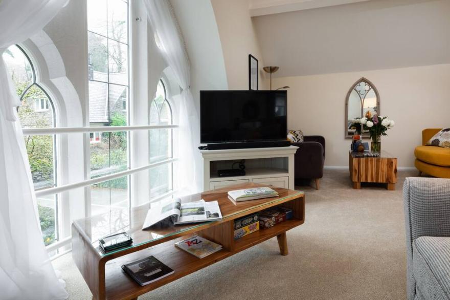 THE BELFRY, with hot tub in Windermere