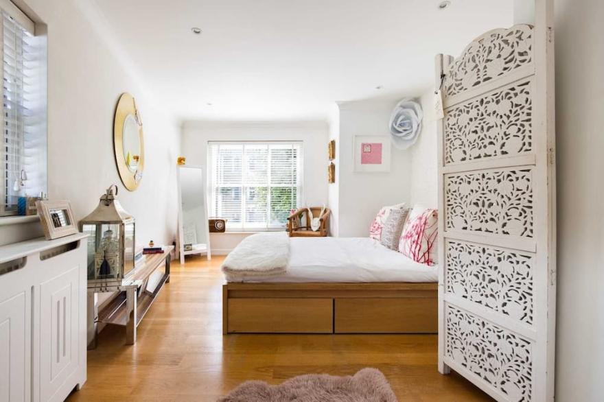 Unique, Light-filled House - Primrose Hill