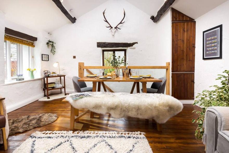 CRAFTSMAN COTTAGE, pet friendly, with open fire in Hawkshead