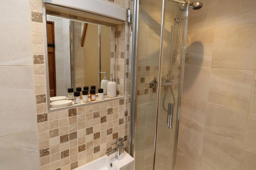 THE OLD CARRIAGE HOUSE, pet friendly in Ambleside