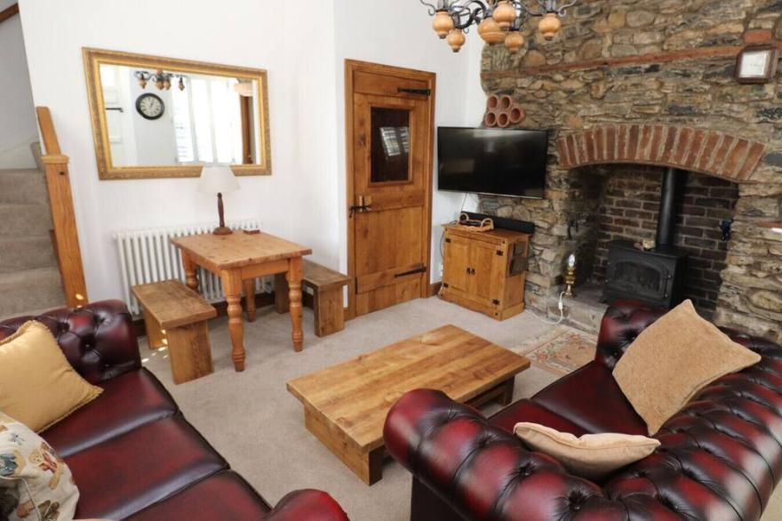 THE OLD CARRIAGE HOUSE, pet friendly in Ambleside