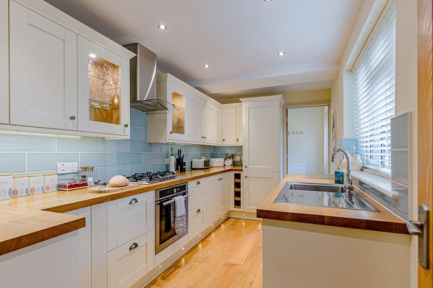 OAK HOUSE, family friendly, luxury holiday cottage in Keswick