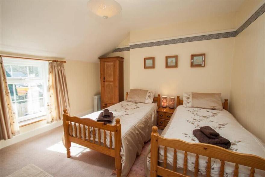 BLEABERRY COTTAGE, pet friendly, with open fire in Penrith