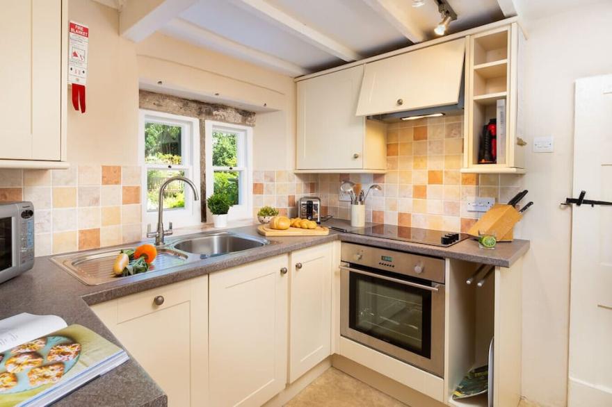 KENT COTTAGE, family friendly, with open fire in Cockermouth