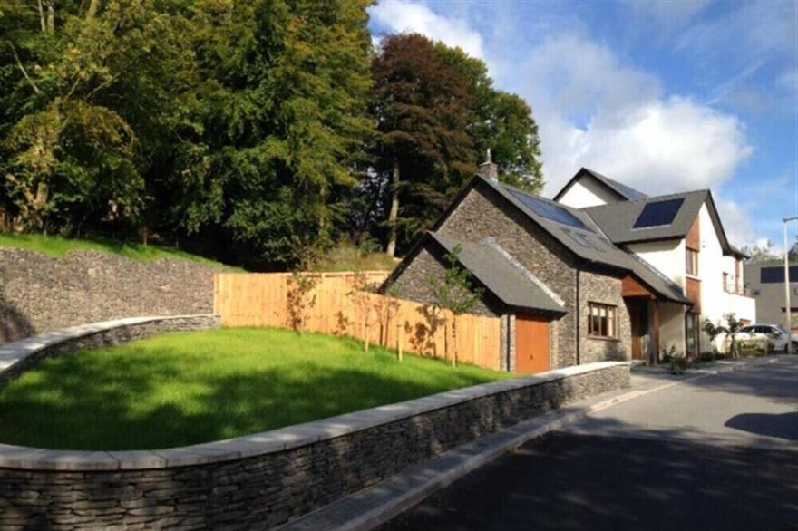 THE ARTHOUSE, luxury holiday cottage, with a garden in Ambleside