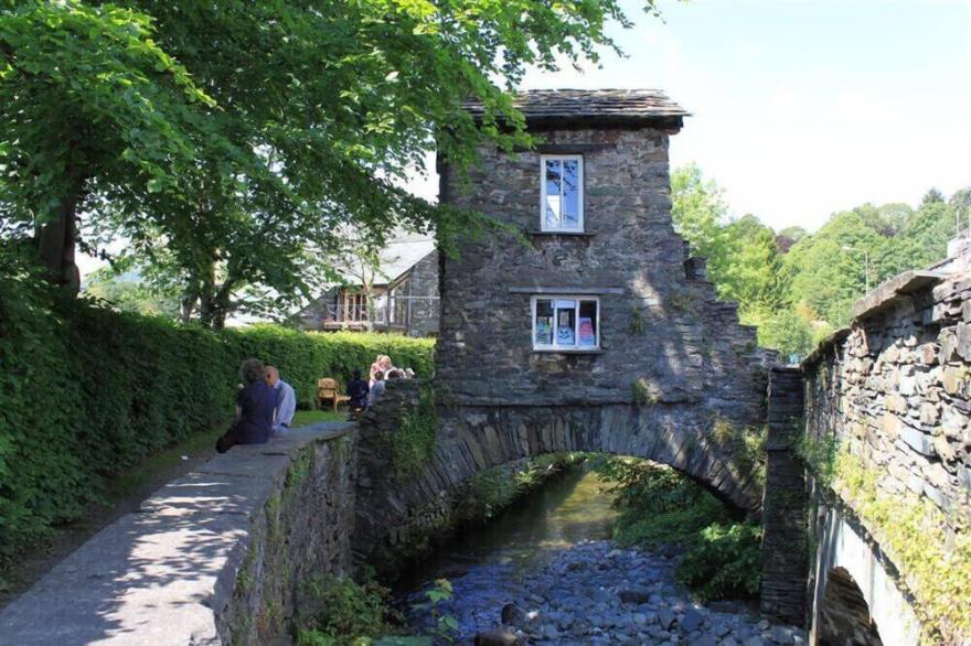 MILLANS GARTH, family friendly, with open fire in Ambleside