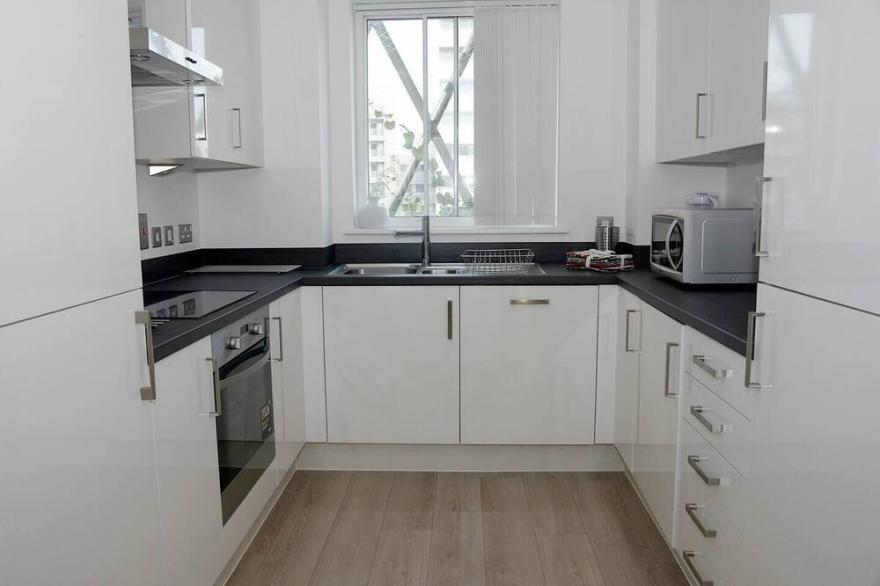 Charming 3-Bed House in East central London