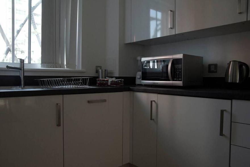Charming 3-Bed House in East central London