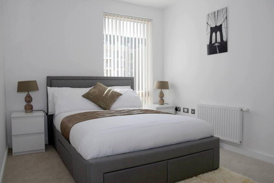 Charming 3-Bed House in East central London