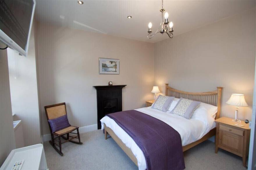 BOWMAN COTTAGE, family friendly, with open fire in Ambleside