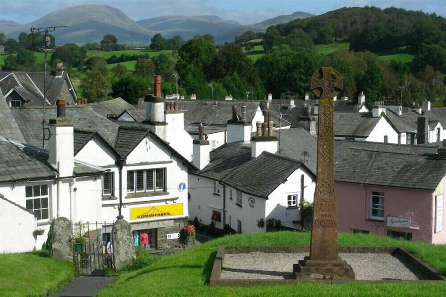JANE'S COTTAGE, pet friendly, with open fire in Ambleside