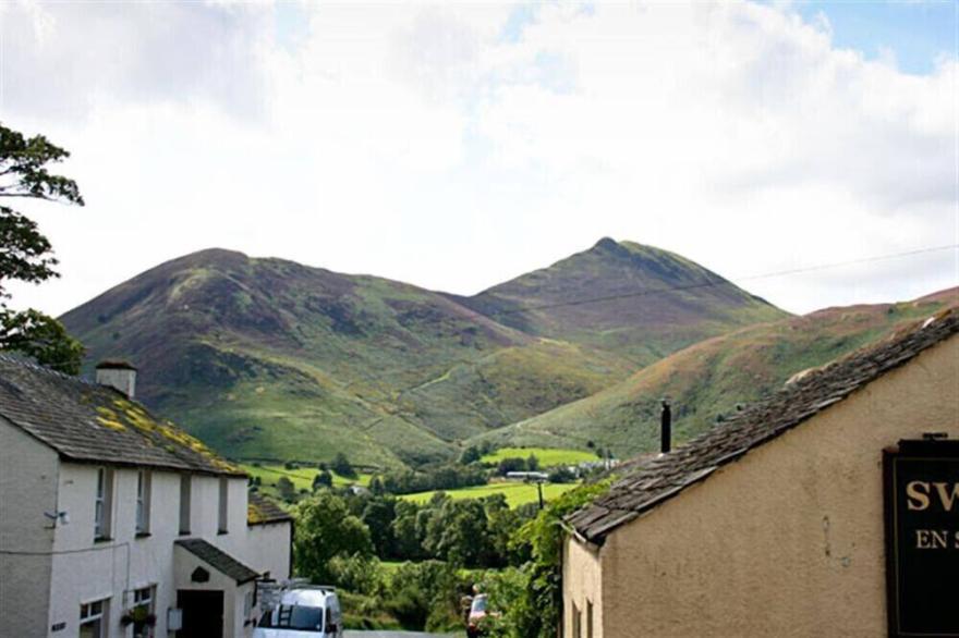 SWINSIDE COTTAGE, pet friendly, with open fire in Keswick