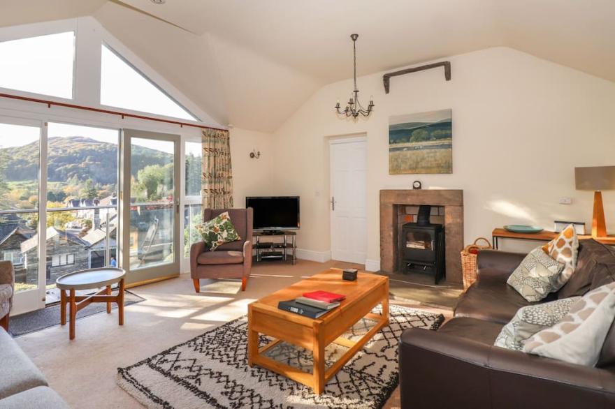GARDEN HOUSE, family friendly, with open fire in Ambleside