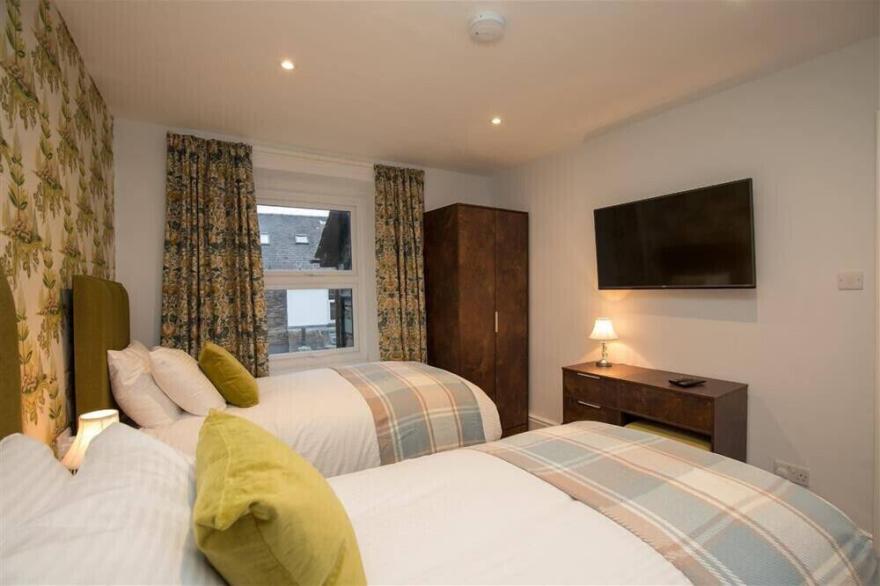 HEATHERLEY, pet friendly, with open fire in Ambleside