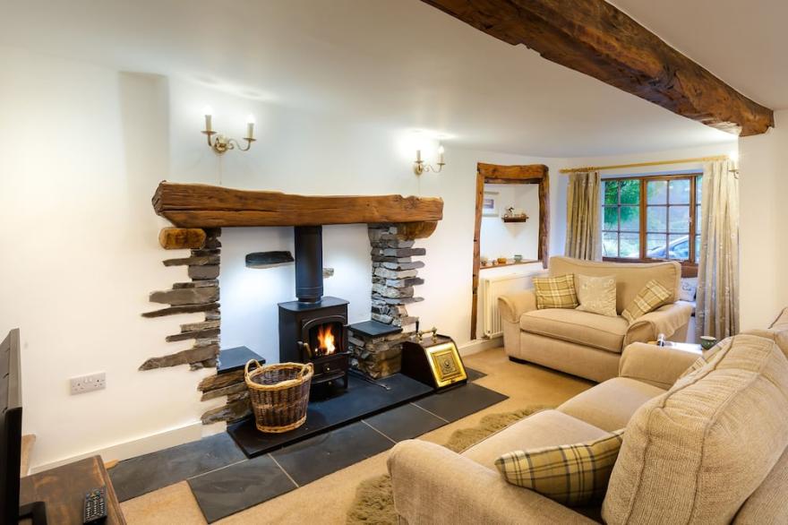 CURDLE DUB, family friendly, character holiday cottage in Coniston