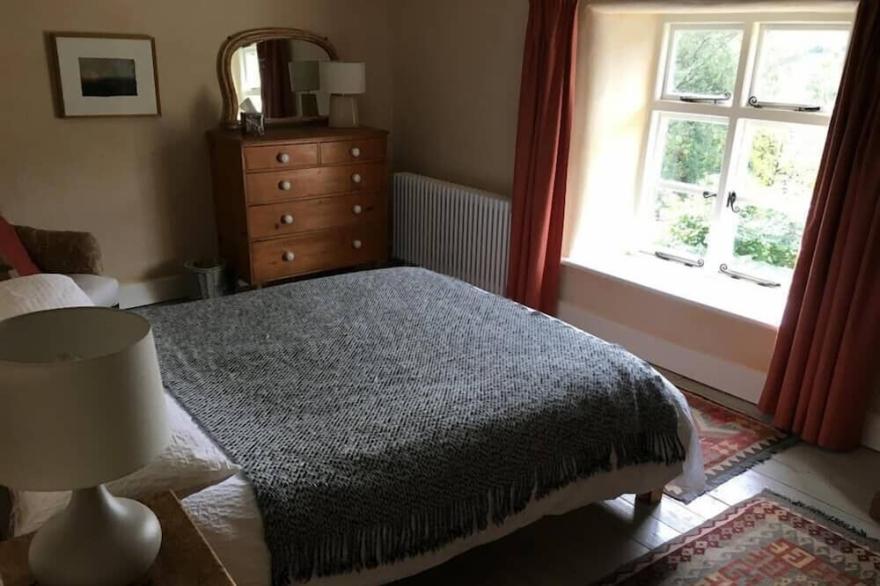 THOMAS COTTAGE, pet friendly, with open fire in Penrith
