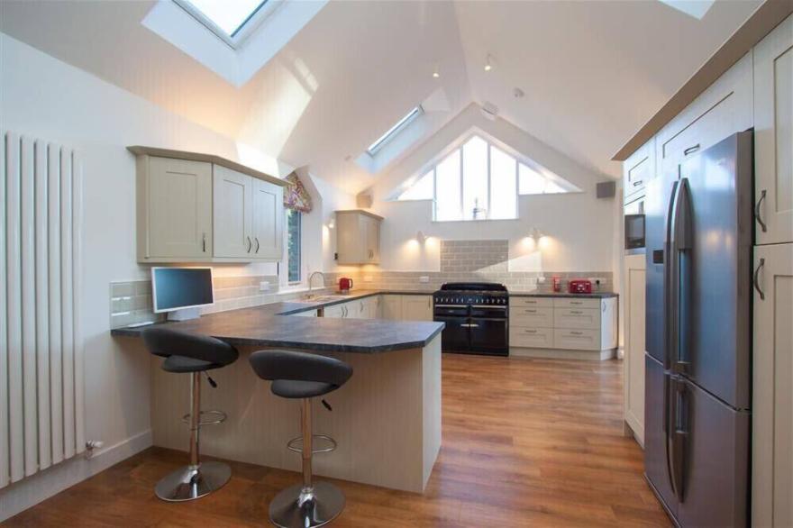 SPRING COTTAGE, pet friendly, luxury holiday cottage in Ambleside