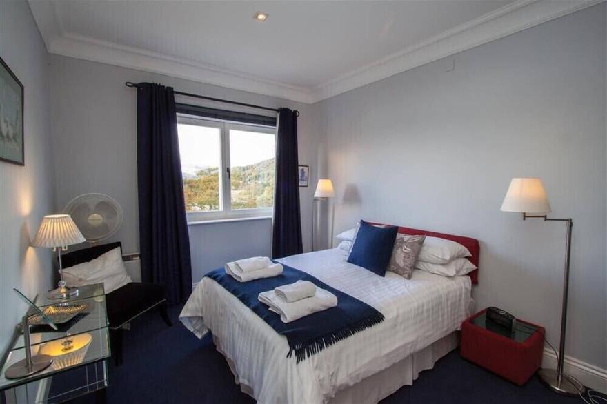 LAKELAND VIEW, romantic, luxury holiday cottage in Ambleside